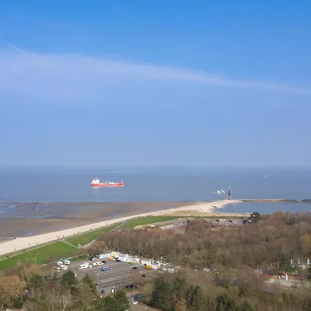 Trafalgar 332 Apartment *