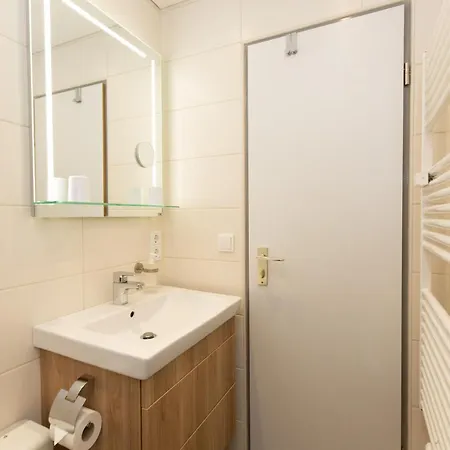 Apartment Trafalgar 332 *